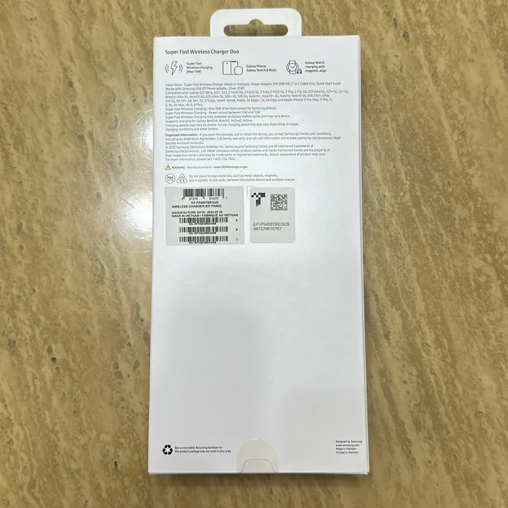 Samsung Super fast wireless charging max 15w Includes power adapter Never opened